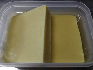 高野豆腐を白だしに浸けた写真