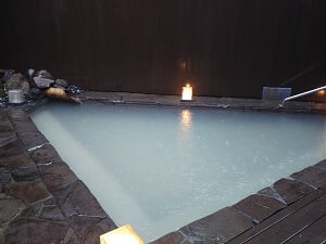 男湯の露天風呂の写真