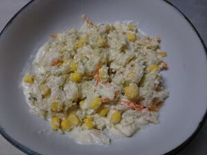 豆腐をよく混ぜ他の材料もよく混ぜた写真