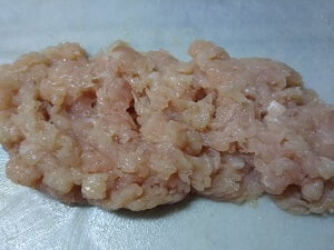 鶏むね肉をミンチにした写真