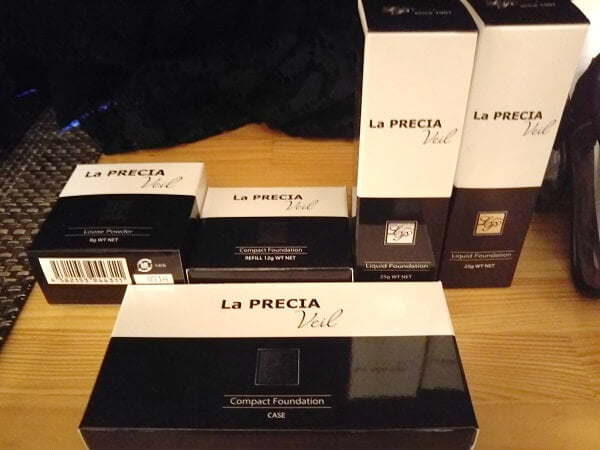 処分するコスメの写真