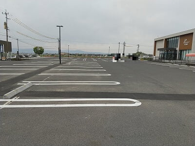 TSUTAYA BOOKSTORE 霧島の第2駐車場の写真