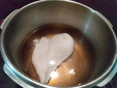 鶏むね肉を低温調理した写真