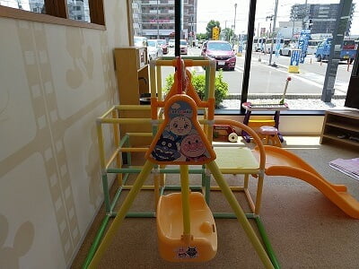 アース美容室の子供の遊び場の写真