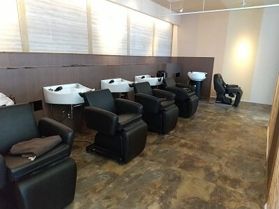 アース美容室のシャンプー台の写真