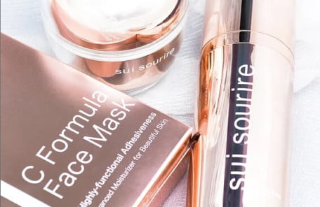 スイス‐リール-セラム、クリーム、マスクの写真