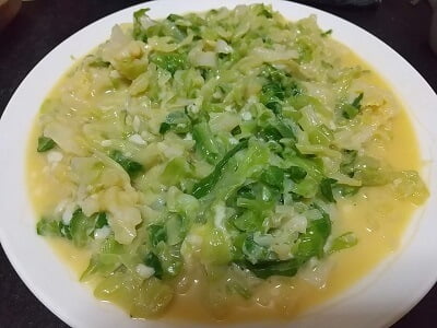 レンチンして溶き卵を入れて混ぜた写真