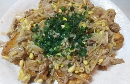 Bake the rest of the ingredients in a frying pan to thicken