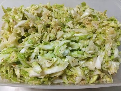 水気を切って材料を全部入れよく混ぜた写真