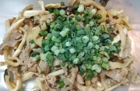 Sprinkle small green onions if you like