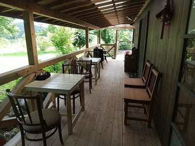 空とのあいだの左奥のイートインスペースの写真