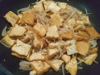 もやしと調味料も入れて煮詰める