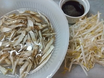 ごぼうの下準備をして調味料を合わせる