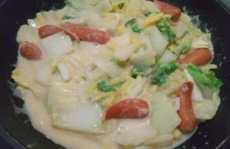 白菜の葉も入れとろみがついたら完成