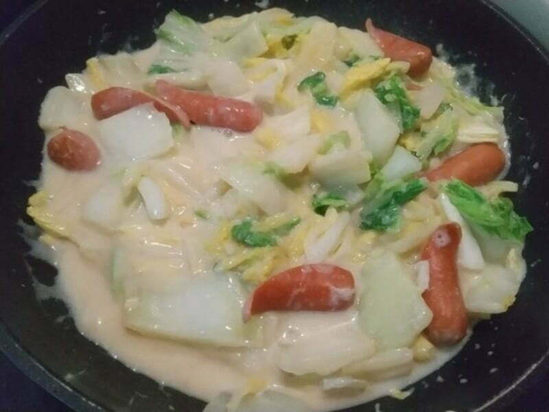 白菜の葉も入れとろみがついたら完成