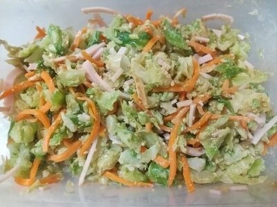 大きい容器に入れてく混ぜる