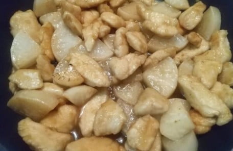 調味料を入れて煮詰める