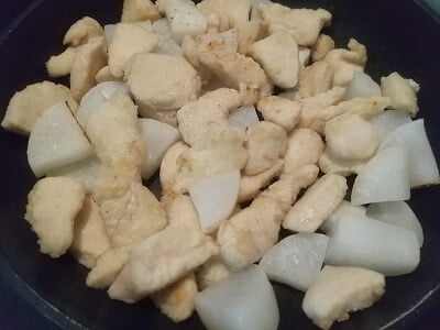 フライパンに入れてこんがり焼く