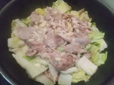 蓋をして10分煮る