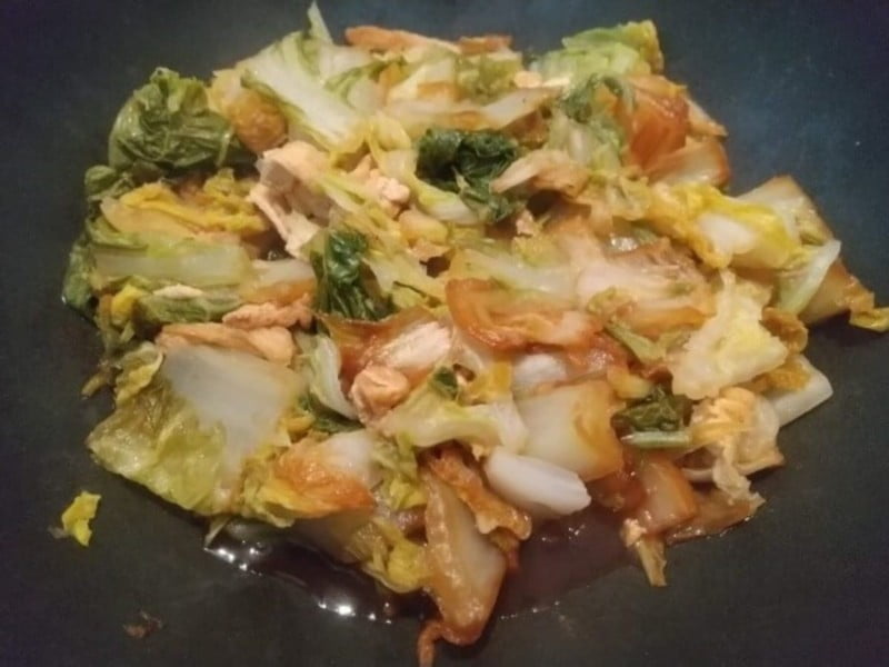 鍋に材料を全部入れて煮る