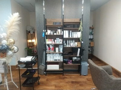 サロンヴィージーの右の雰囲気の写真