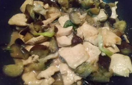 フライパンに全部入れて調味料で味を整える