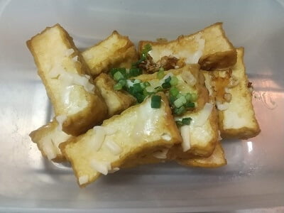 調味料を入れチーズが溶けるまで蓋をする