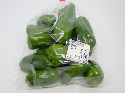 業スー姶良店の数量限定ピーマン徳用袋の写真