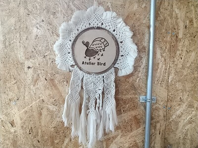 Atelier.Birdの店名が入った可愛いインテリアの写真