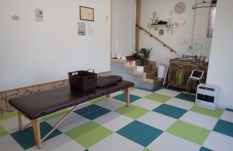 整体院ZEUSの施術ベッドの写真